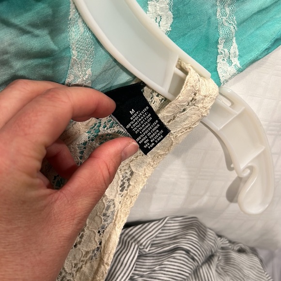 Ladies Rue21 Medium Spring Dress White Lace Turquoise Flowy - Picture 6 of 6